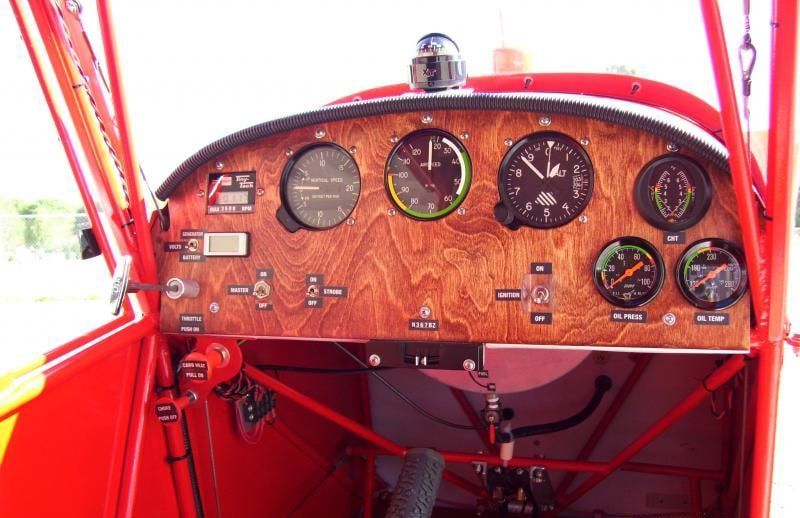 Wood-grain instrument panel in the cockpit of a Carlson Sparrow Sport Special